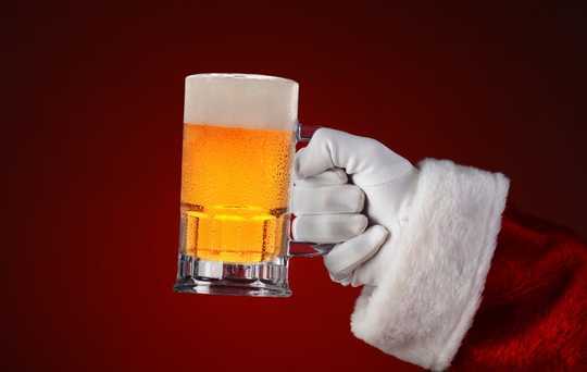 How To Tell If Your Holiday Drinking Is Becoming A Problem How To Tell If Your Holiday Drinking Is Becoming A Problem